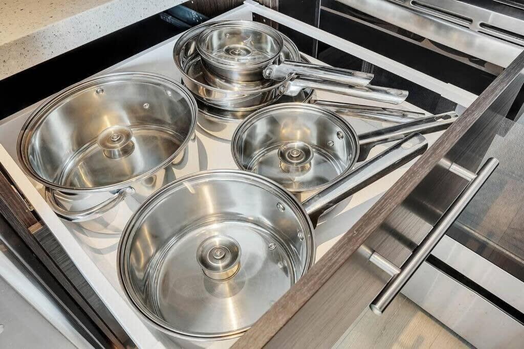 Northpark-businesstraveler-pets-2bed-w D-kitchen San Diego